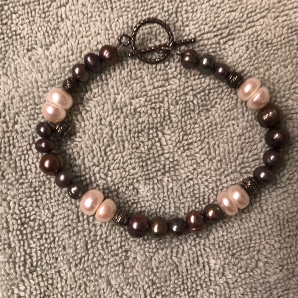 Black pearl/white pearl silver bracelet